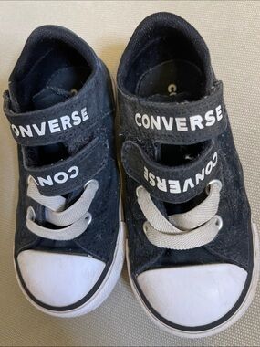 Converse Kids Black and White Low-Top Sneakers with Hook-and-Loop Strap
